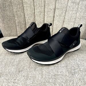 TIEM Cycling Shoe size 7.5 Excellent Condition!!